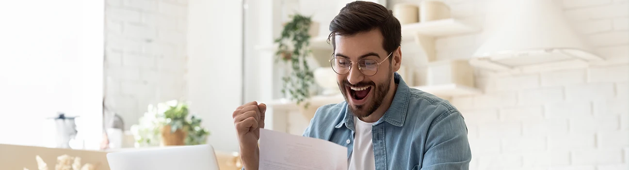 homme qui découvre une bonne astuce